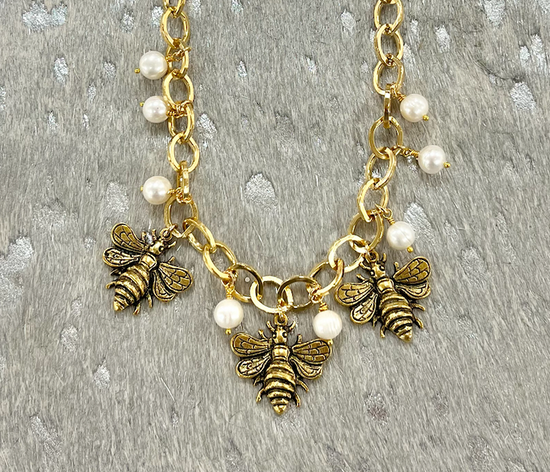 LN.043 - Gold Pearl and Bee