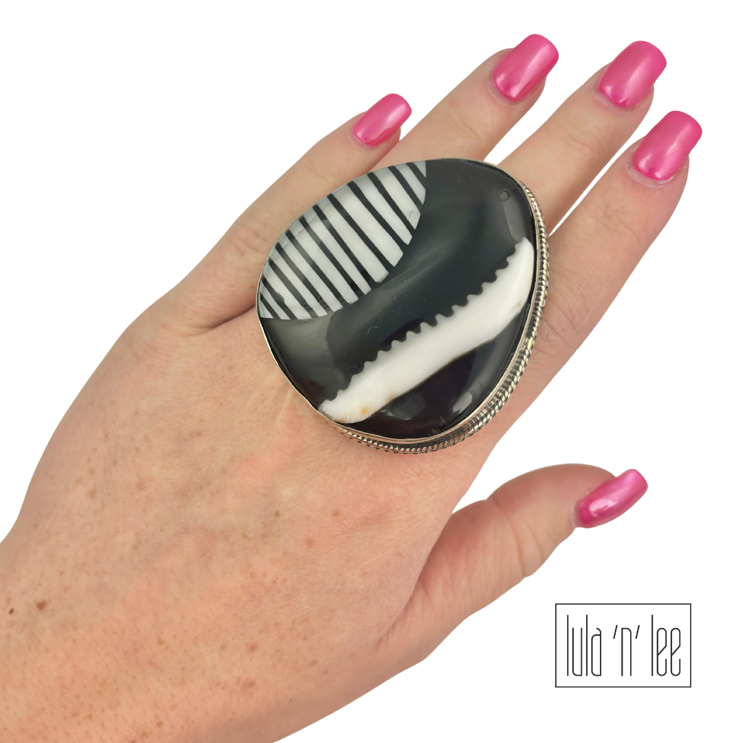 Black & White Gloss Painted Coconut Shell Adjustable Ring