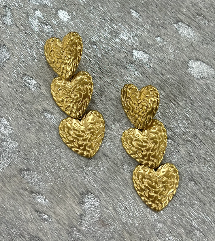 AE.362 - Gold Hammered Heart