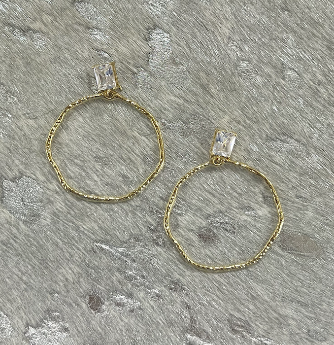 Load image into Gallery viewer, LE.557 - CZ Gold Hoop
