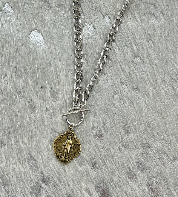 LN.094 - Hand cast medallion